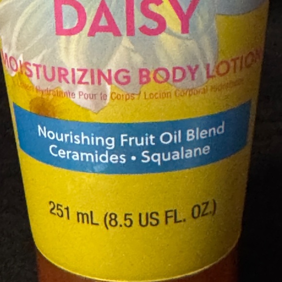 Tree Hut Dewy Daisy Moisturizing Body Lotion | NIP - Picture 2 of 3